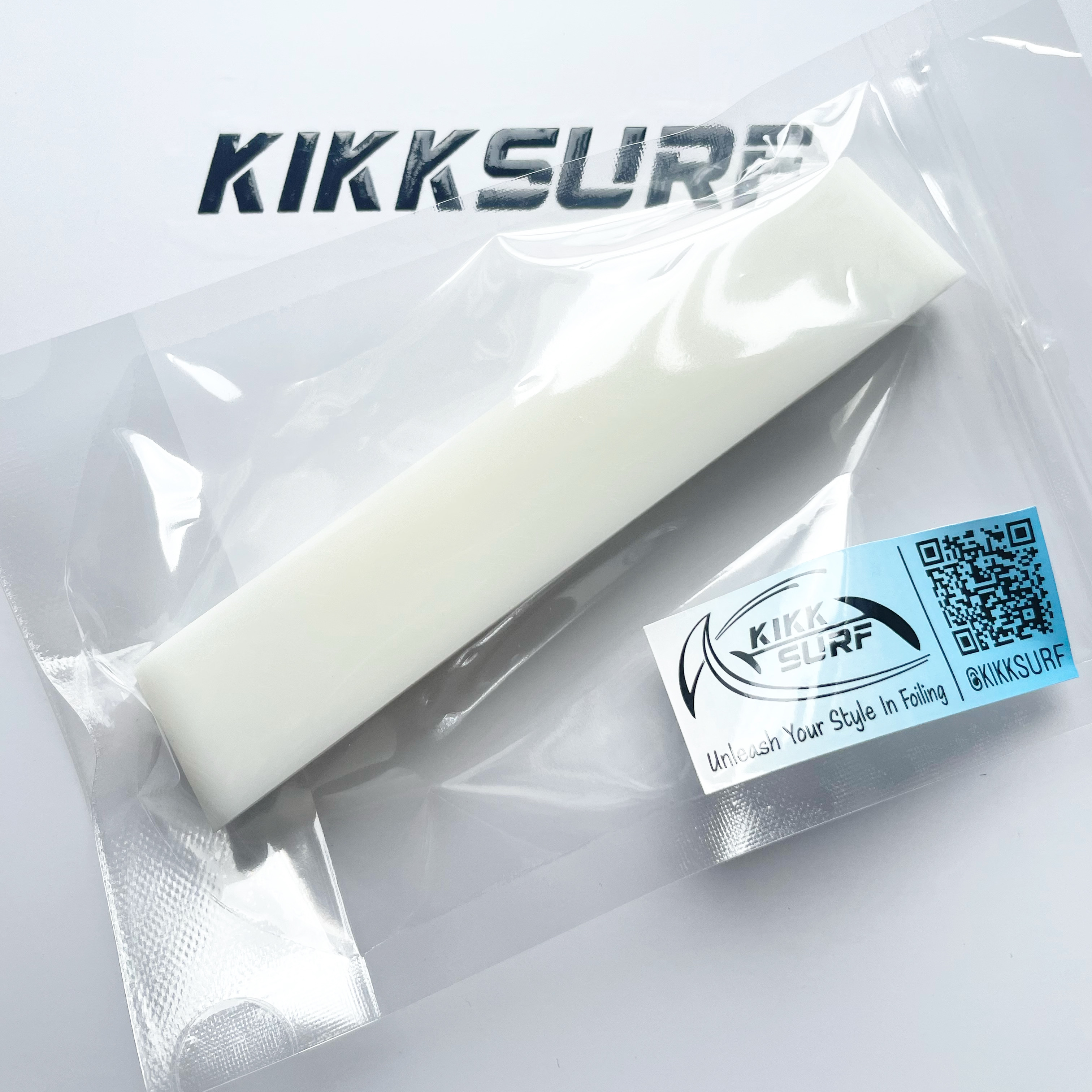 Adapter from IQfoil Tuttle box to Kite Tuttle foil